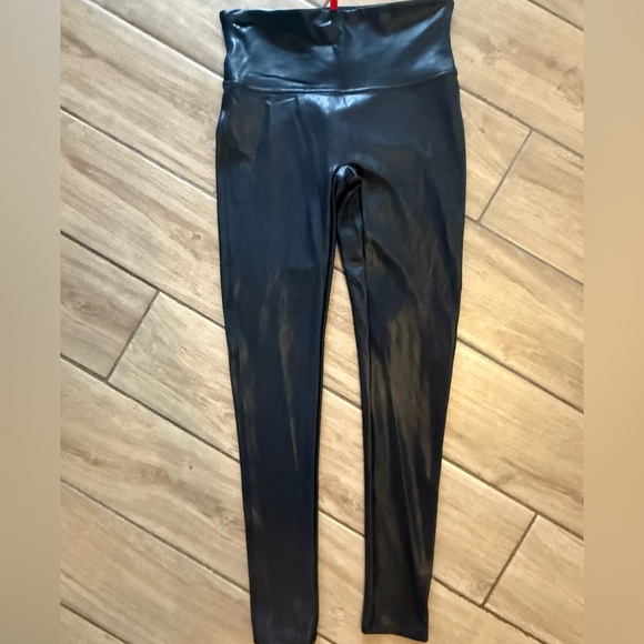 Petite SPANX Black Liquid Faux Leather Leggings - Picture 3 of 3